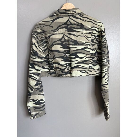 Fashion Nova camo tiger print cropped denim jacket medium edgy streetwear - Picture 5 of 6